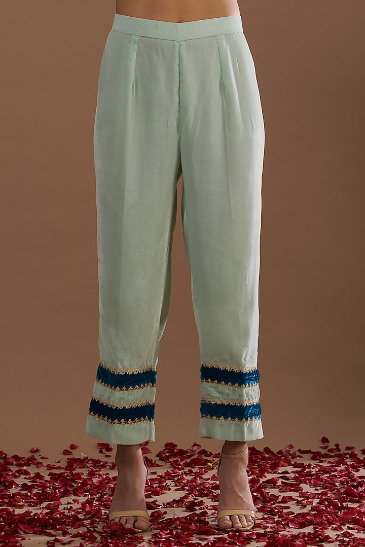 Mint Green Embroidered Kurta Set by Daljit Sudan at Pernia's Pop Up Shop
