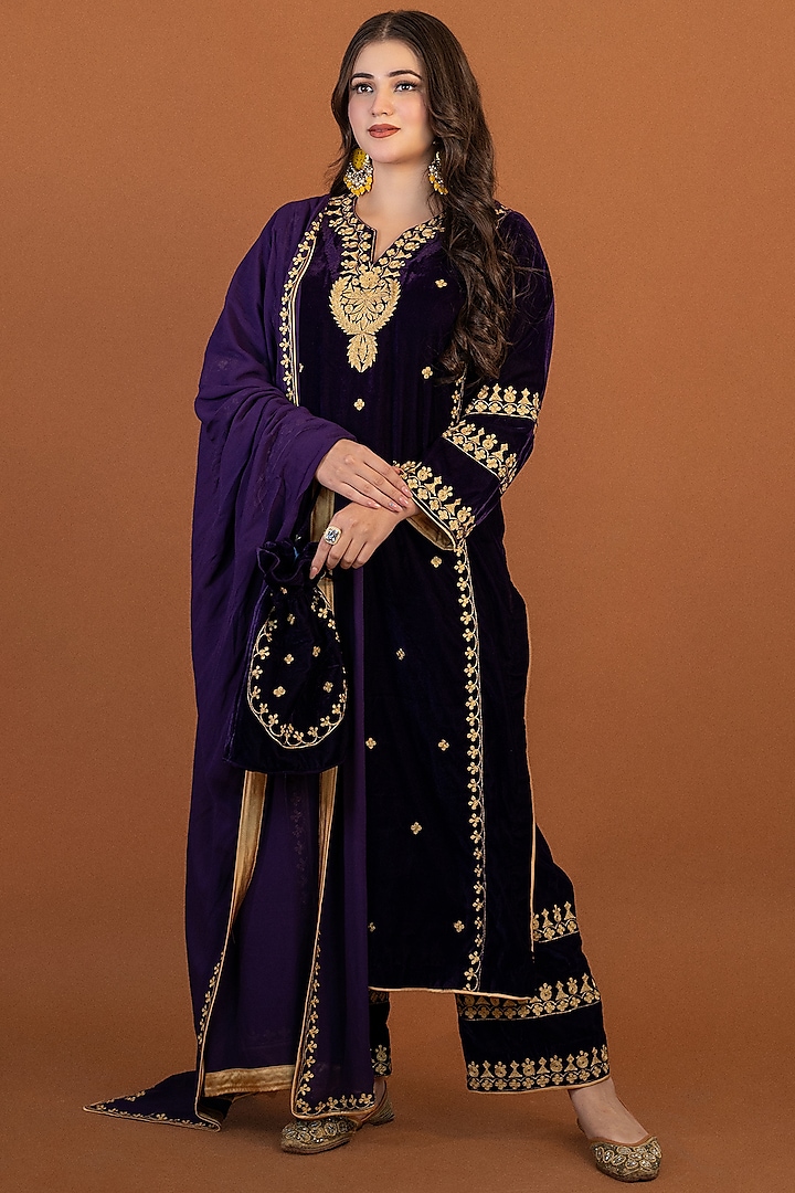 Dark Purple Velvet Aari Embroidered Kurta Set by Daljit Sudan at Pernia's Pop Up Shop