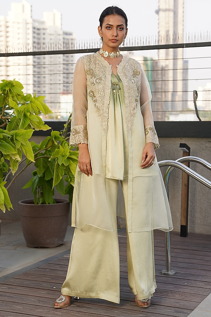 Pastel Green Organza Embroidered Cape Set by Aditi Somani at Pernia's Pop Up Shop