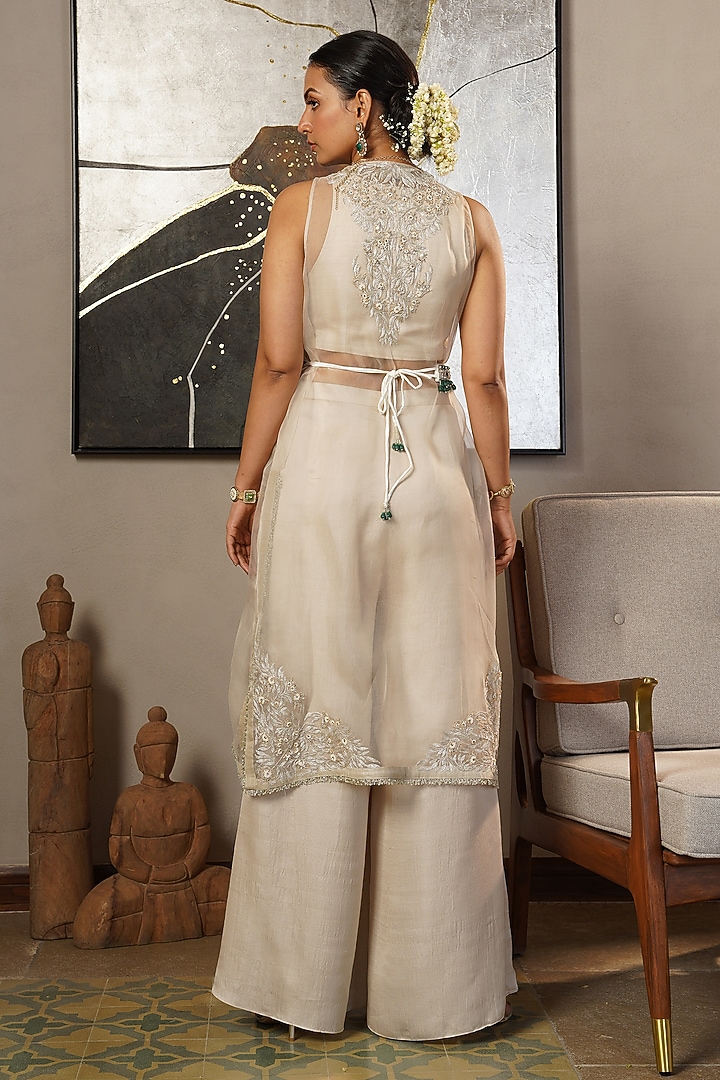 Dull White Organza Embroidered Cape Set by Aditi Somani at Pernia's Pop Up Shop