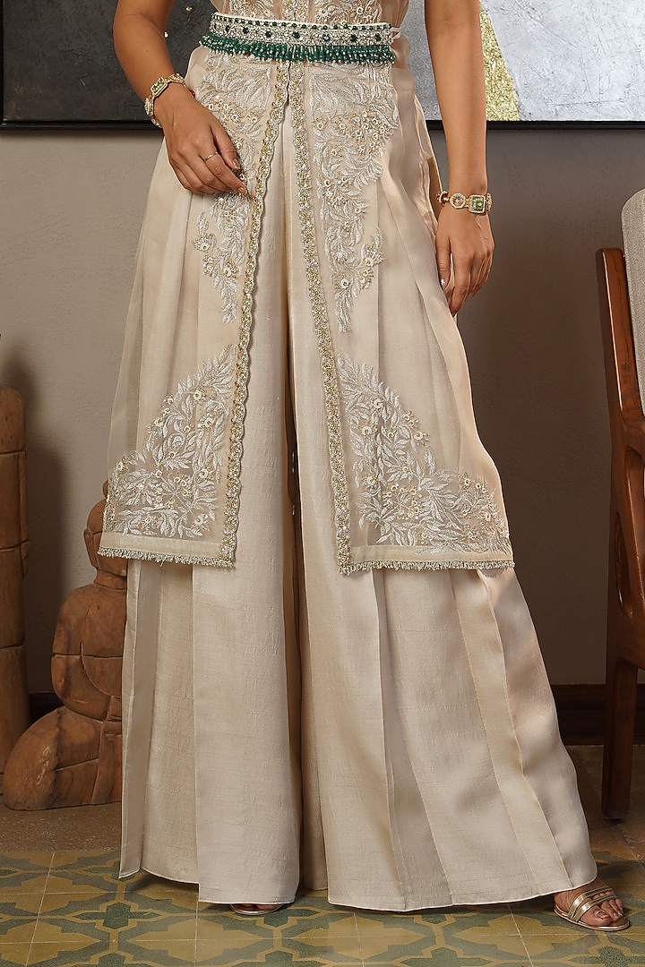 Dull White Organza Embroidered Cape Set by Aditi Somani at Pernia's Pop Up Shop