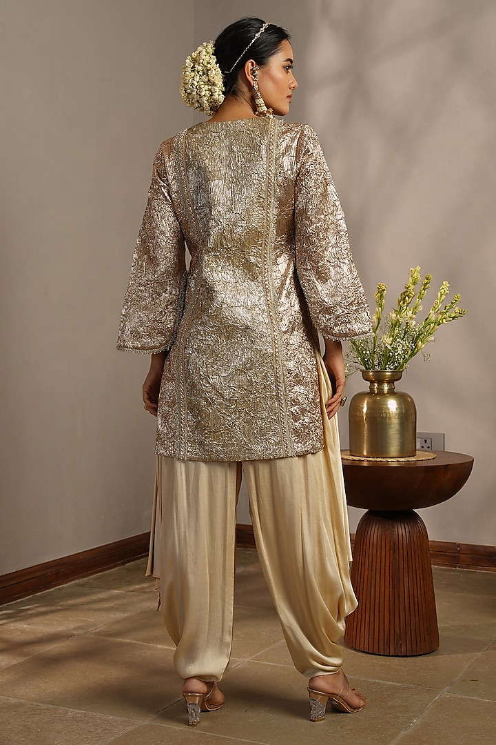 Gold Crush Gota Embellished Kurta Set by Aditi Somani at Pernia's Pop Up Shop