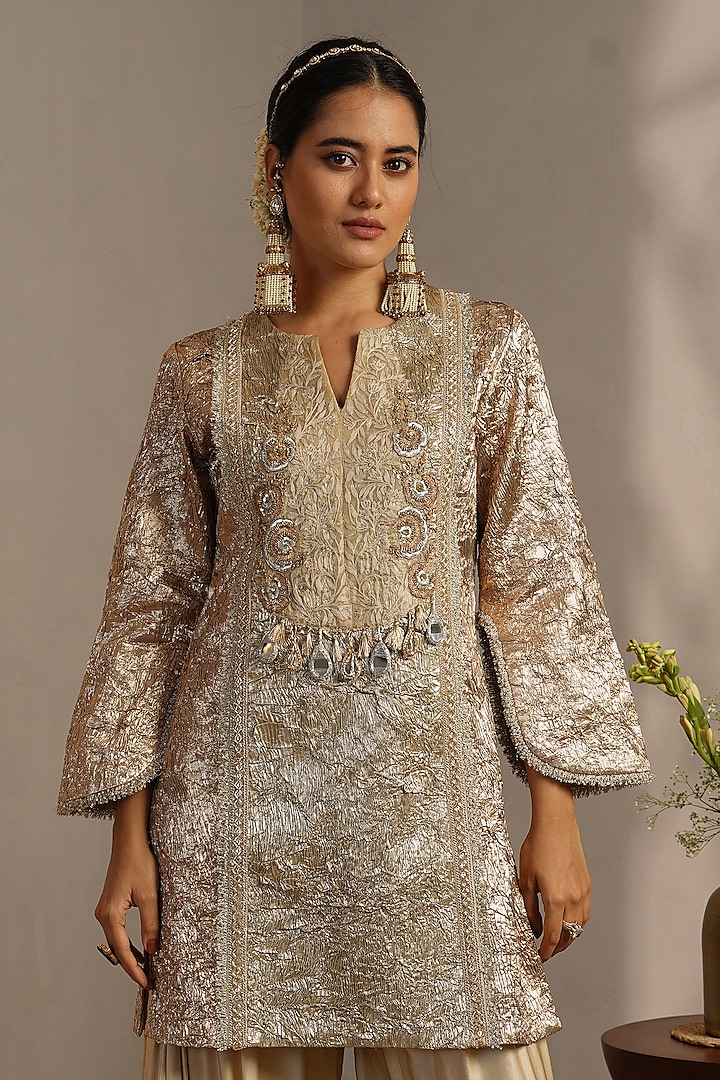Gold Crush Gota Embellished Kurta Set by Aditi Somani at Pernia's Pop Up Shop