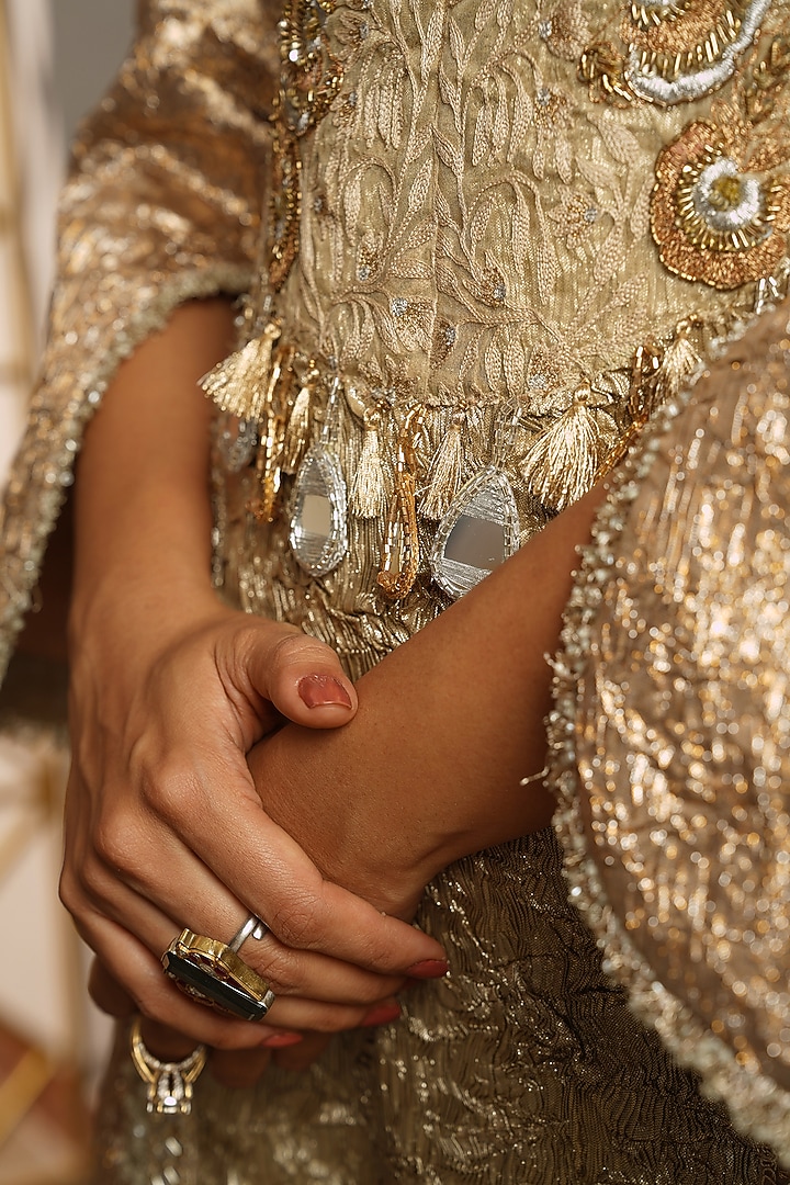 Gold Crush Gota Embellished Kurta Set by Aditi Somani at Pernia's Pop Up Shop