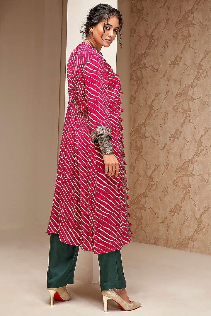 Candy Pink Crepe Printed & Embroidered Cape Set by Aditi Somani at Pernia's Pop Up Shop