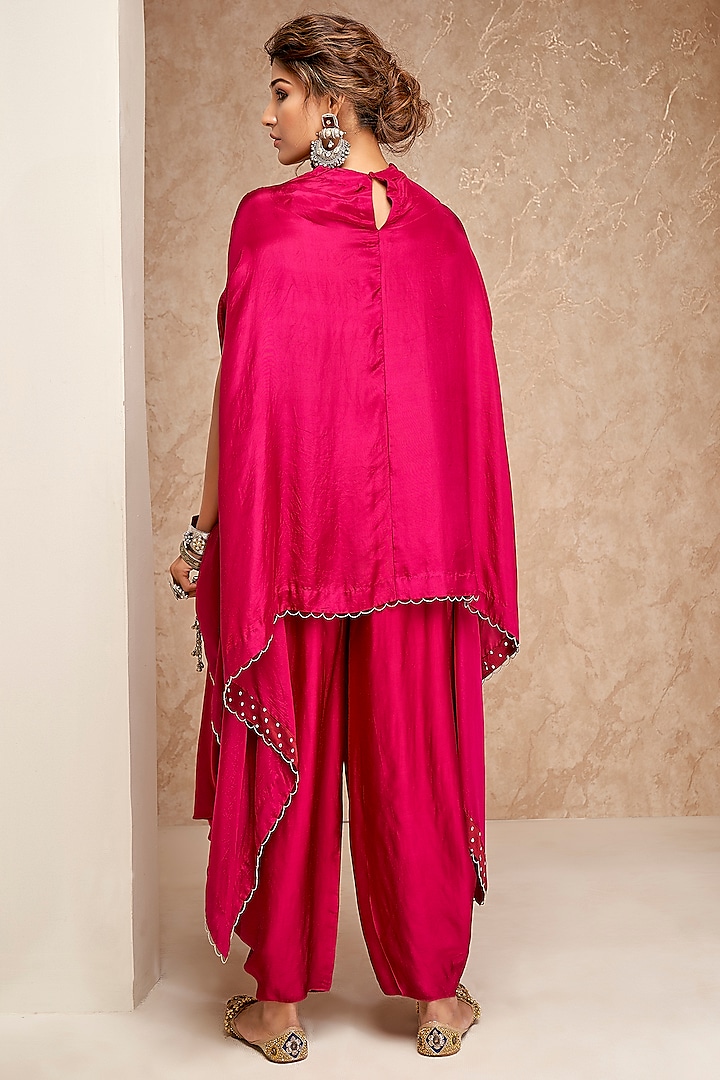 Pink Silk Embroidered Cape Set by Aditi Somani at Pernia's Pop Up Shop