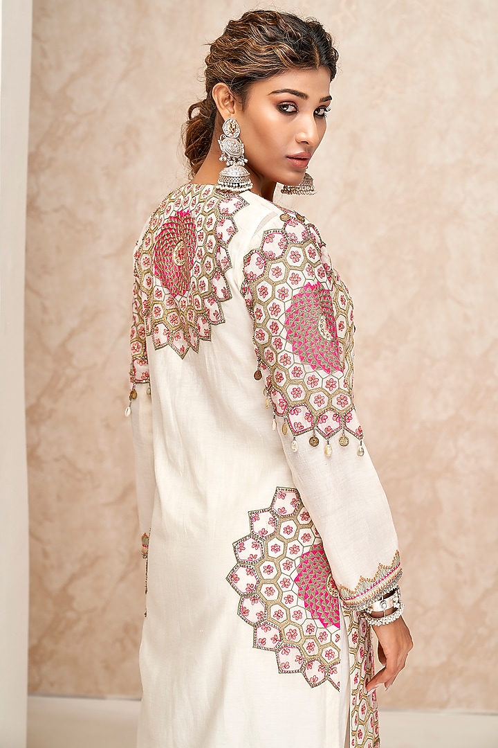 Off-White Chanderi Embroidered Tunic Set by Aditi Somani at Pernia's Pop Up Shop
