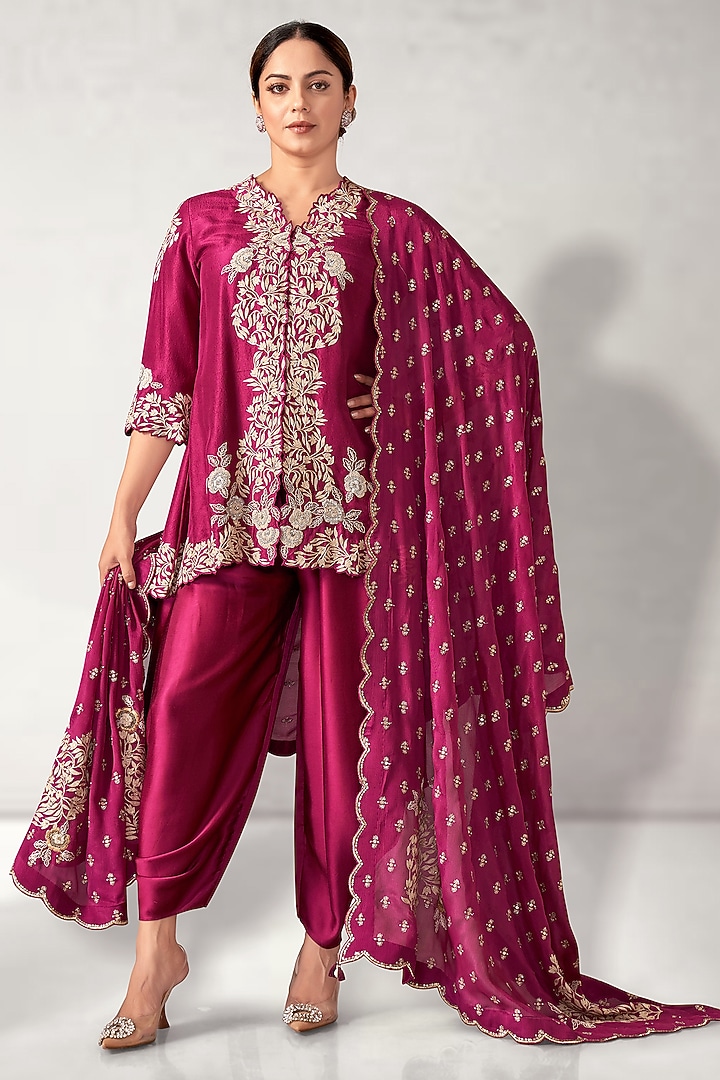 Dark Pink Dupion Silk Cutwork Embroidered Tunic Set by Aditi Somani at Pernia's Pop Up Shop