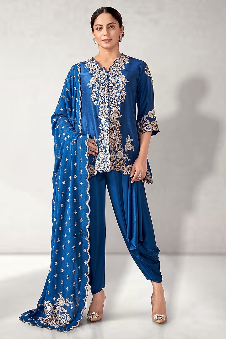 Blue Dupion Silk Cutwork Embroidered Tunic Set by Aditi Somani at Pernia's Pop Up Shop