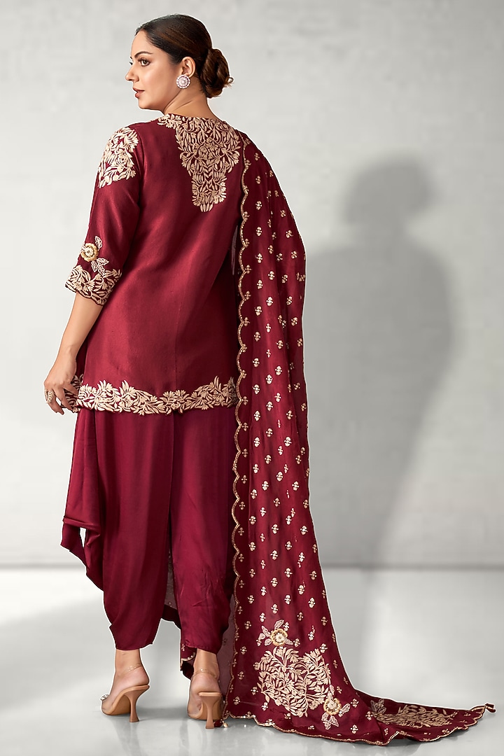 Maroon Dupion Silk Cutwork Embroidered Tunic Set by Aditi Somani at Pernia's Pop Up Shop