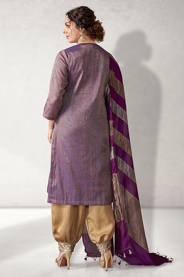 Purple Tissue Silk Embroidered Kurta Set by Aditi Somani at Pernia's Pop Up Shop