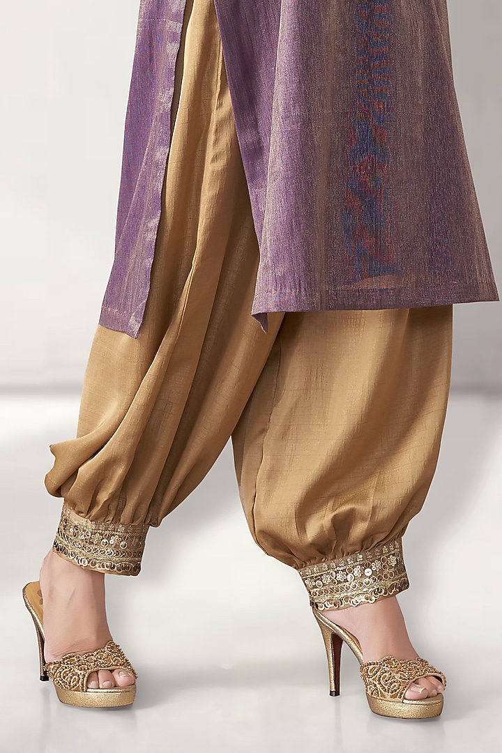 Purple Tissue Silk Embroidered Kurta Set by Aditi Somani at Pernia's Pop Up Shop