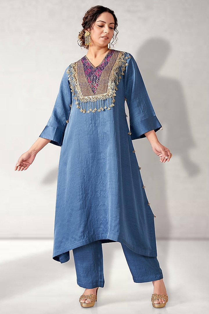 Blue Nysa Silk Embroidered Kurta Set by Aditi Somani at Pernia's Pop Up Shop