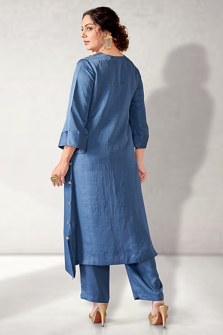 Blue Nysa Silk Embroidered Kurta Set by Aditi Somani at Pernia's Pop Up Shop