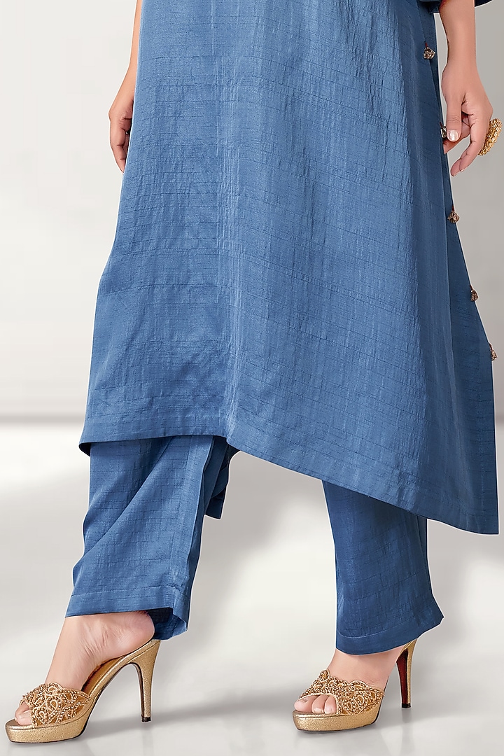 Blue Nysa Silk Embroidered Kurta Set by Aditi Somani at Pernia's Pop Up Shop