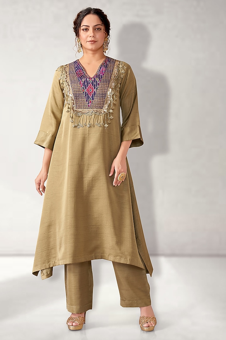 Greenish Grey Nysa Silk Embroidered Kurta Set by Aditi Somani at Pernia's Pop Up Shop