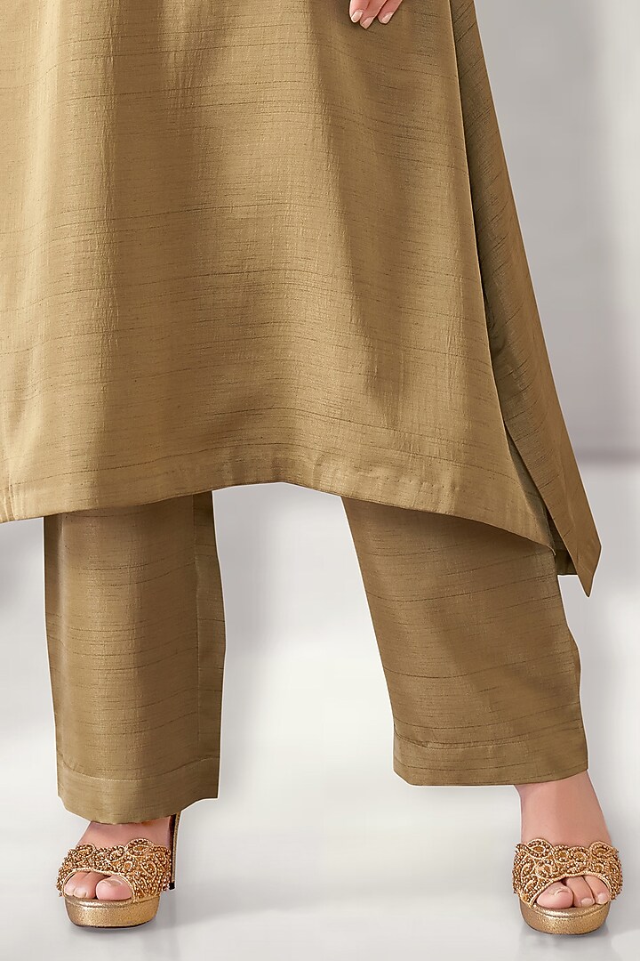 Greenish Grey Nysa Silk Embroidered Kurta Set by Aditi Somani at Pernia's Pop Up Shop