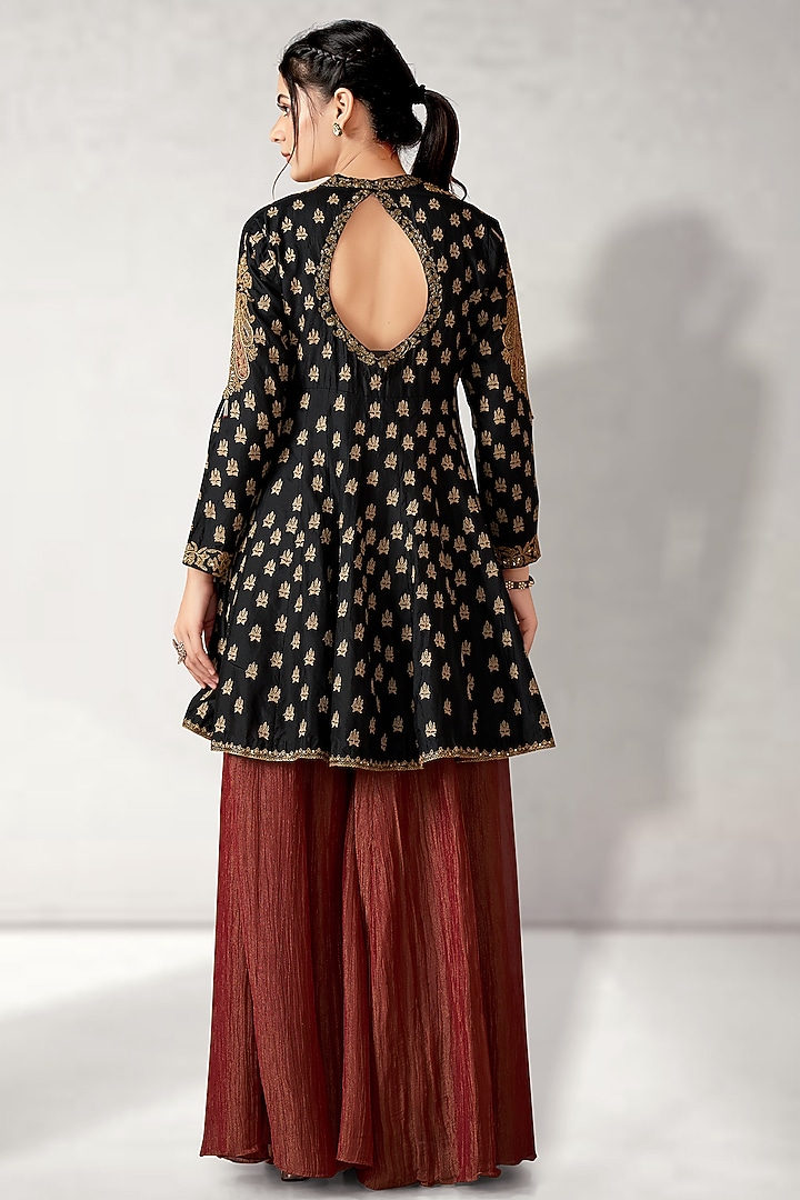 Black Cotton Silk Embroidered Tunic Set by Aditi Somani at Pernia's Pop Up Shop