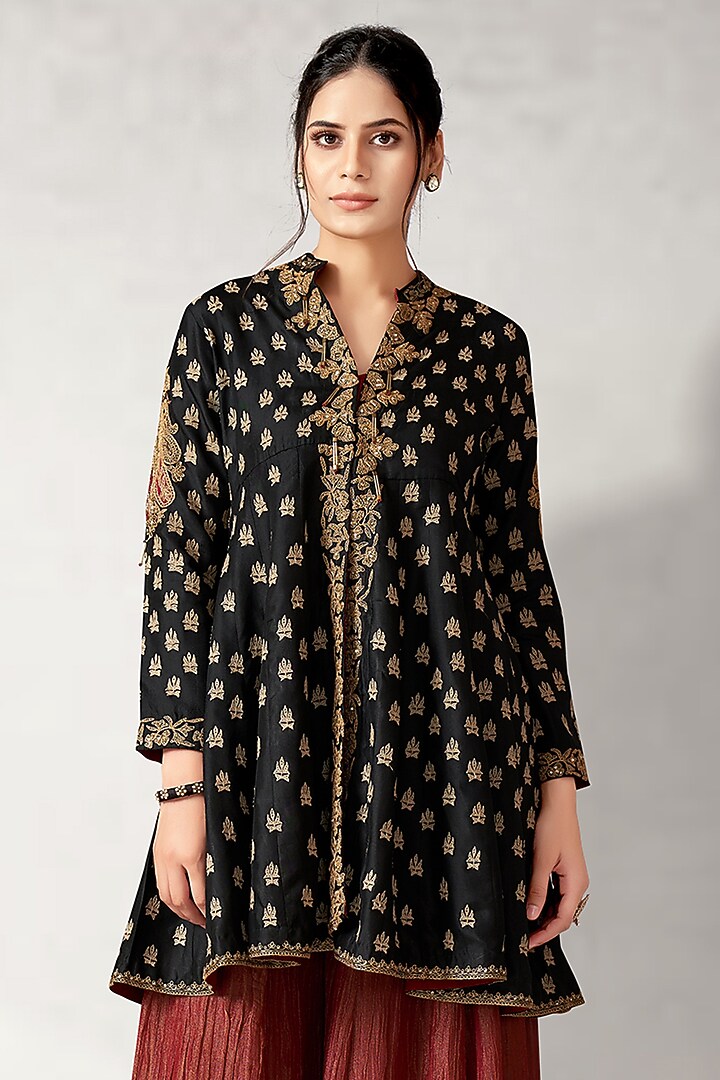 Black Cotton Silk Embroidered Tunic Set by Aditi Somani at Pernia's Pop Up Shop