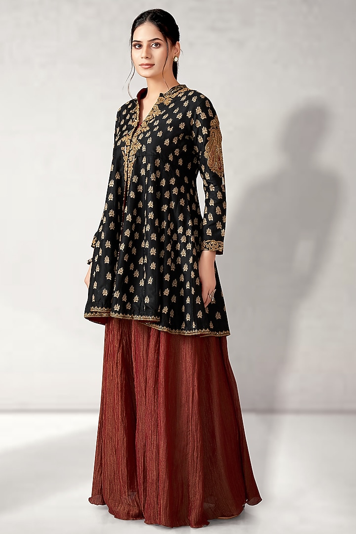 Black Cotton Silk Embroidered Tunic Set by Aditi Somani at Pernia's Pop Up Shop