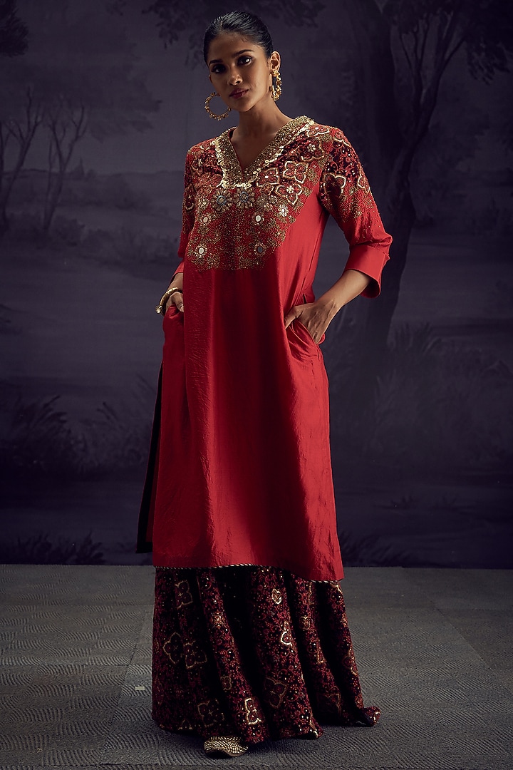 Red Cotton Silk Embroidered Kurta Set by Aditi Somani at Pernia's Pop Up Shop