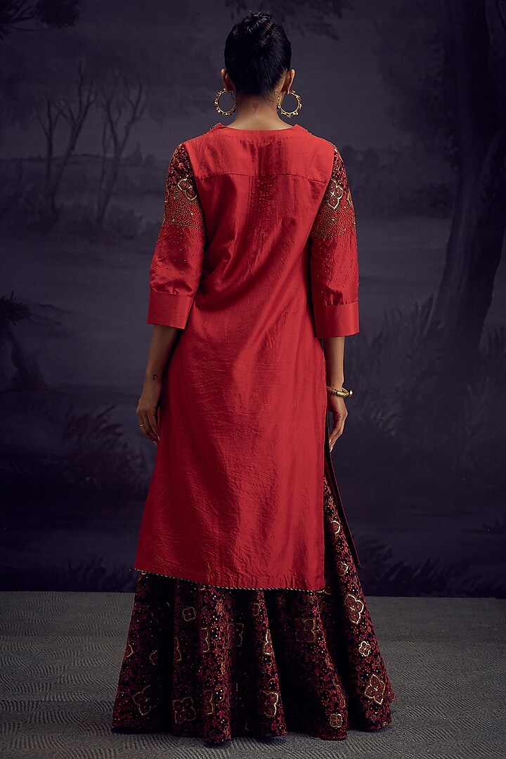 Red Cotton Silk Embroidered Kurta Set by Aditi Somani at Pernia's Pop Up Shop