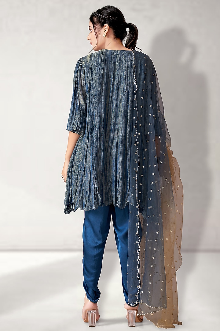 Blue Crush Tissue Embroidered Kurta Set by Aditi Somani at Pernia's Pop Up Shop
