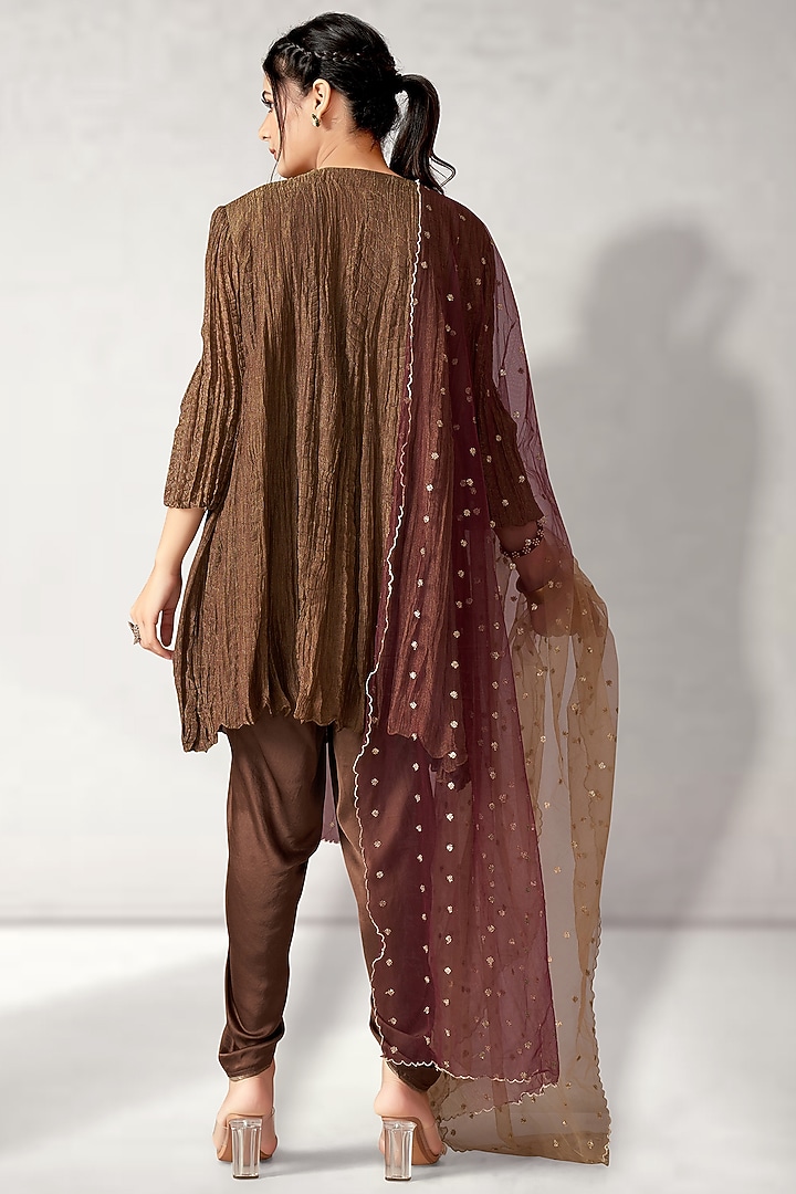 Antique Colored Crush Tissue Embroidered Kurta Set by Aditi Somani at Pernia's Pop Up Shop