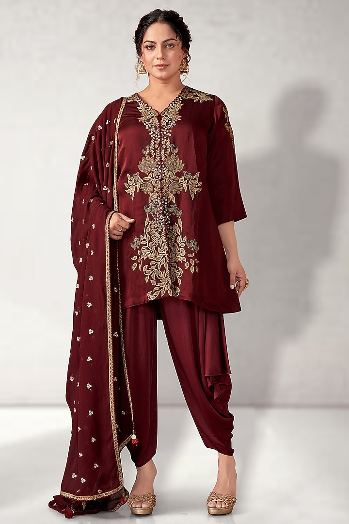 Maroon Satin Linen & Pure Modal Satin Cutwork Embroidered Tunic Set by Aditi Somani at Pernia's Pop Up Shop