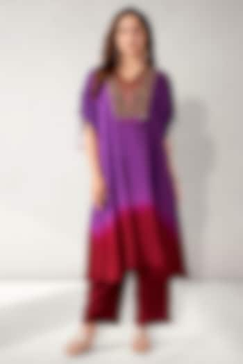 Purple Mulberry Crepe Shaded Kaftan Set by Aditi Somani at Pernia's Pop Up Shop