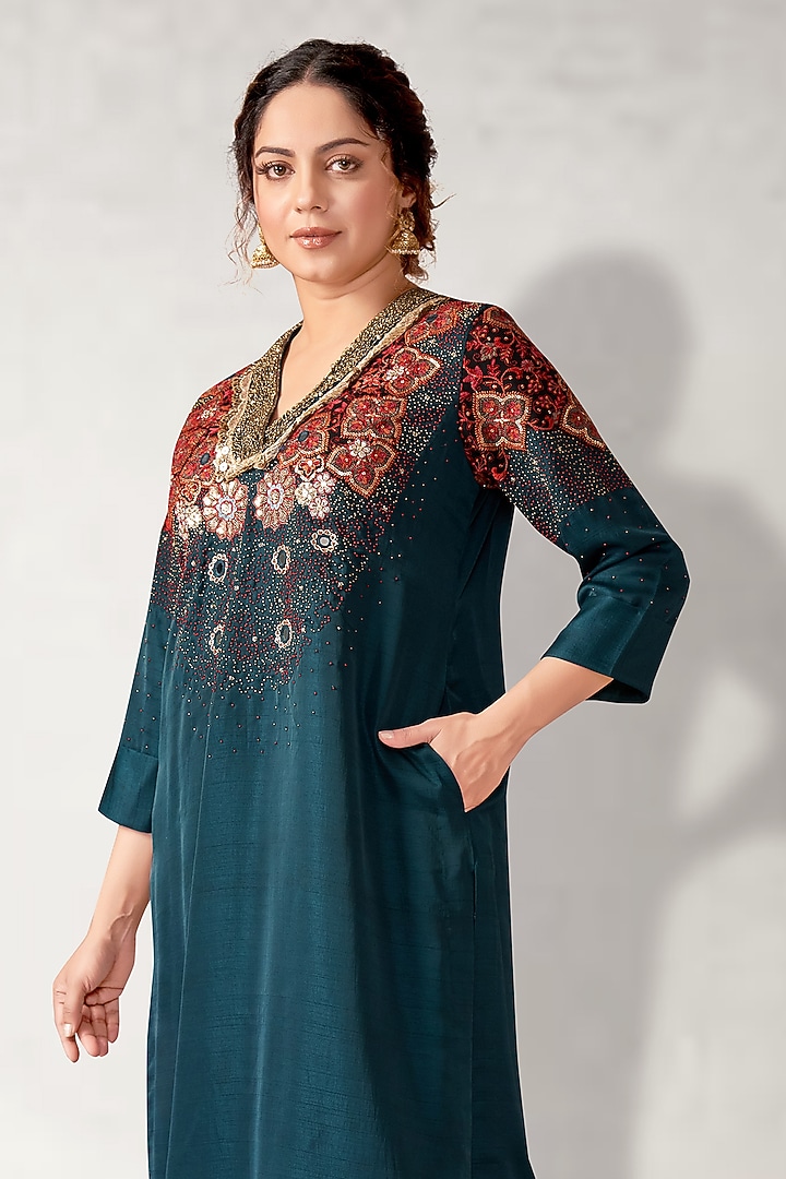Teal Silk Embroidered Kurta Set by Aditi Somani at Pernia's Pop Up Shop
