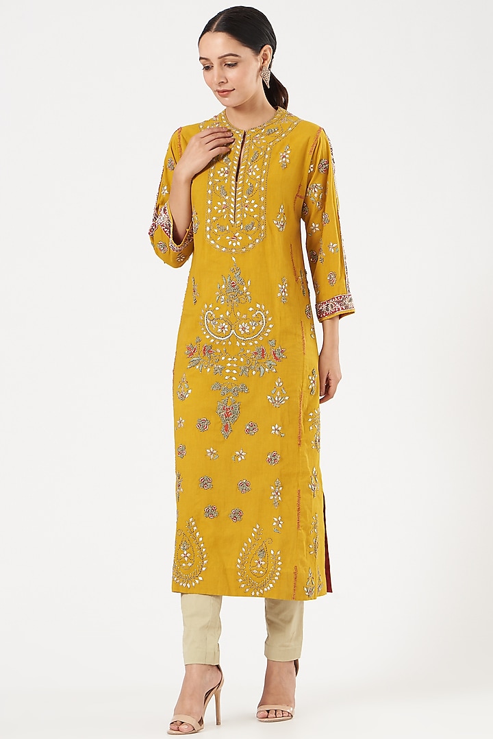 Yellow Hand Embroidered Kurta Set by Divya Sheth at Pernia's Pop Up Shop