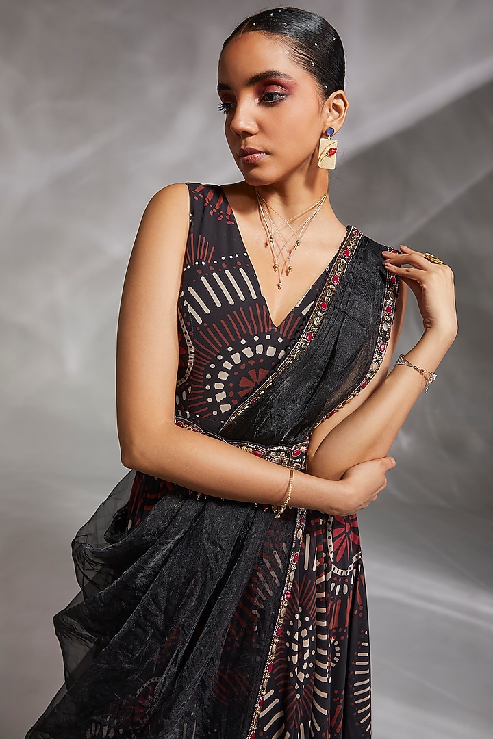 Black Printed Reception Gown Saree Set by Divya Aggarwal at Pernia's Pop Up Shop