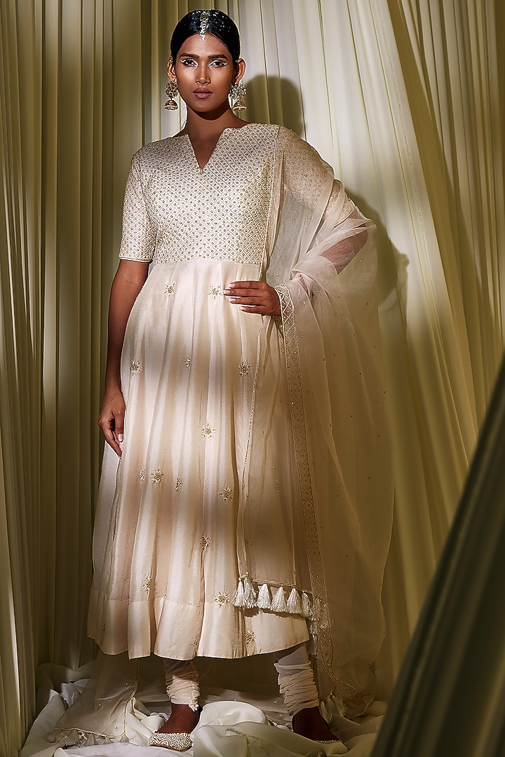 Ivory Embroidered Wedding Anarkali Set by DISHA MUCHHALA at Pernia's Pop Up Shop