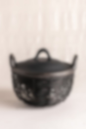Black Longpi & Metal Bowls Set by Ikkis