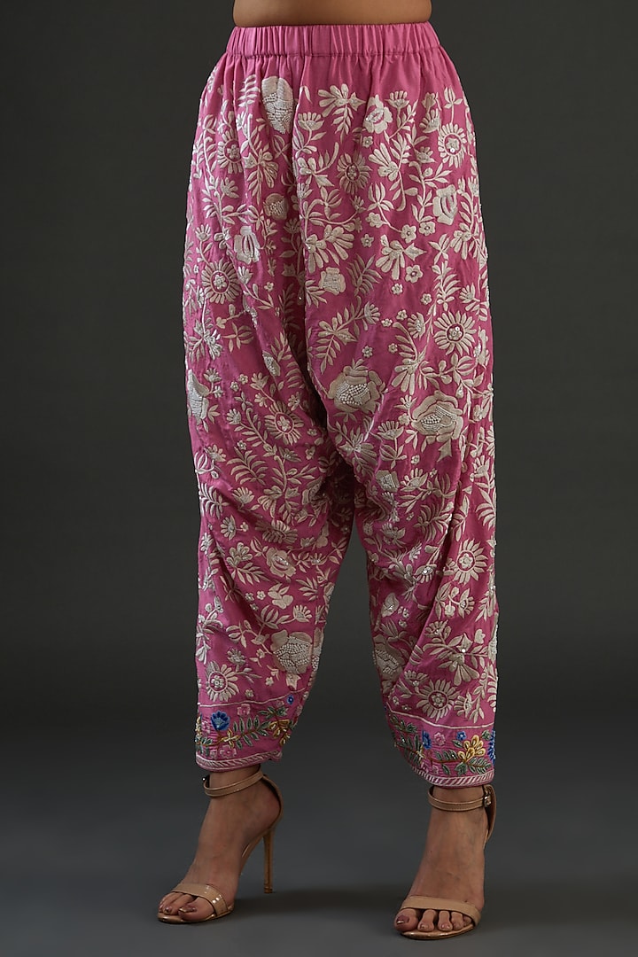 Pink Silk Embroidered Kurta Set by Diksha Tandon at Pernia's Pop Up Shop