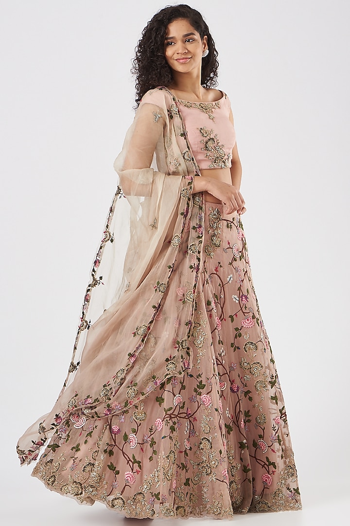 Pink Embroidered Wedding Lehenga Set by Diksha Tandon at Pernia's Pop Up Shop