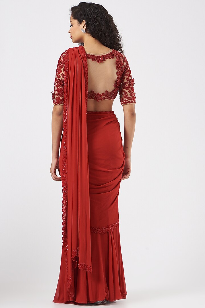 Red Embroidered Wedding Saree Set by Diksha Tandon at Pernia's Pop Up Shop