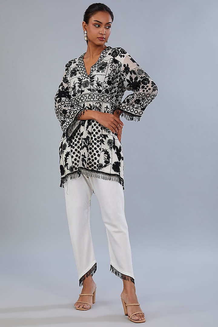 Black & White Organza Thread Work Kurta Set by Diksha Tandon at Pernia's Pop Up Shop