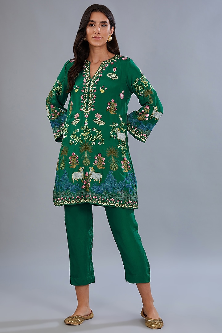 Green Silk Kurta Set by Diksha Tandon at Pernia's Pop Up Shop