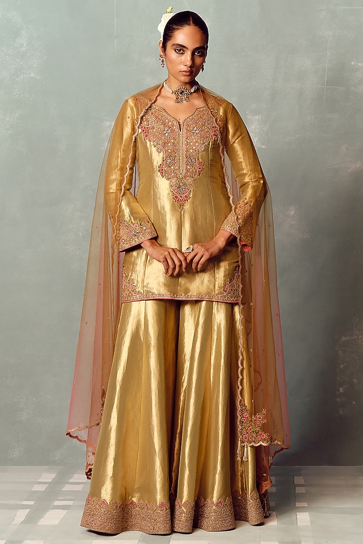 Metallic Pastel Olive Tissue Threadwork Kurta Set by Dolly J at Pernia's Pop Up Shop