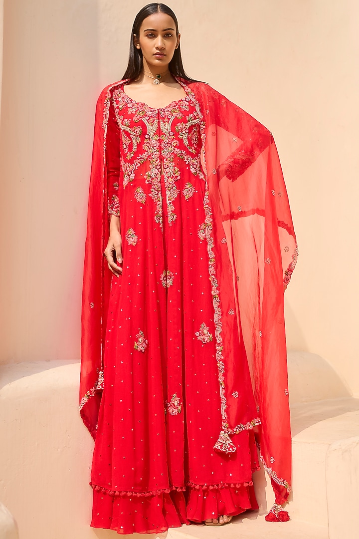 Coral Red Chiffon Kasab Embroidered Kurta Set by Dolly J at Pernia's Pop Up Shop