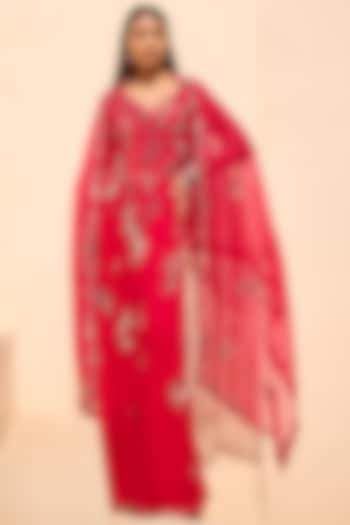 Magenta Chiffon Kasab Embroidered Kurta Set by Dolly J at Pernia's Pop Up Shop