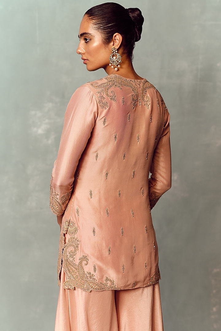 Blush Pink Silk Hand Embroidered Kurta Set by Dolly J at Pernia's Pop Up Shop