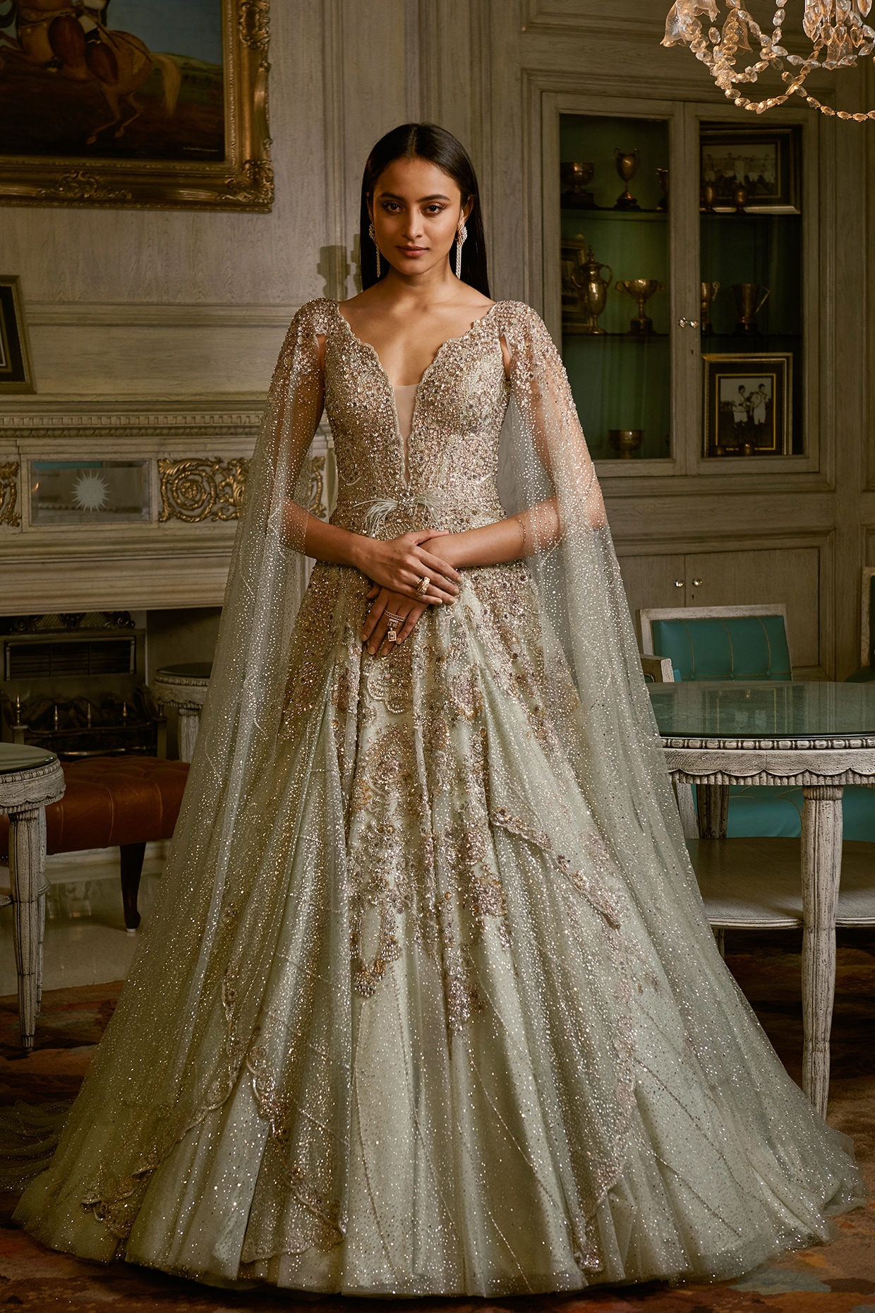 Sonam Kapoor Ahuja, Anushka Sharma And Other Divas Expensive Wedding Attire  - Boldsky.com
