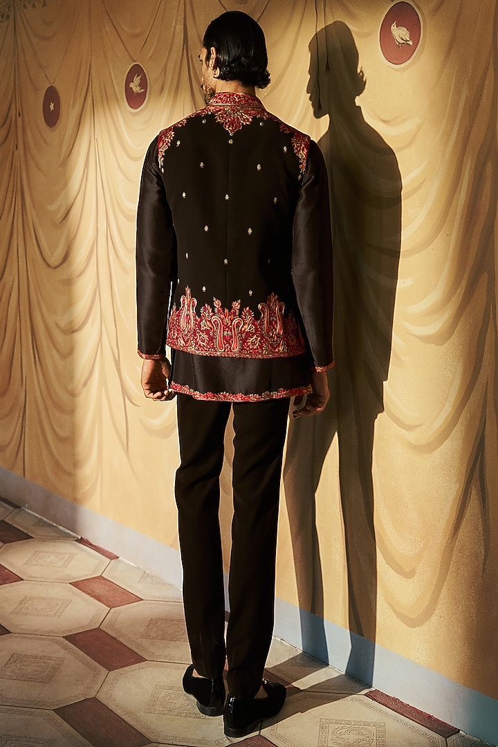 Black Japanese Crepe Kashmiri Thread Embroidered Bundi Jacket Set by Dolly J MAN at Pernia's Pop Up Shop