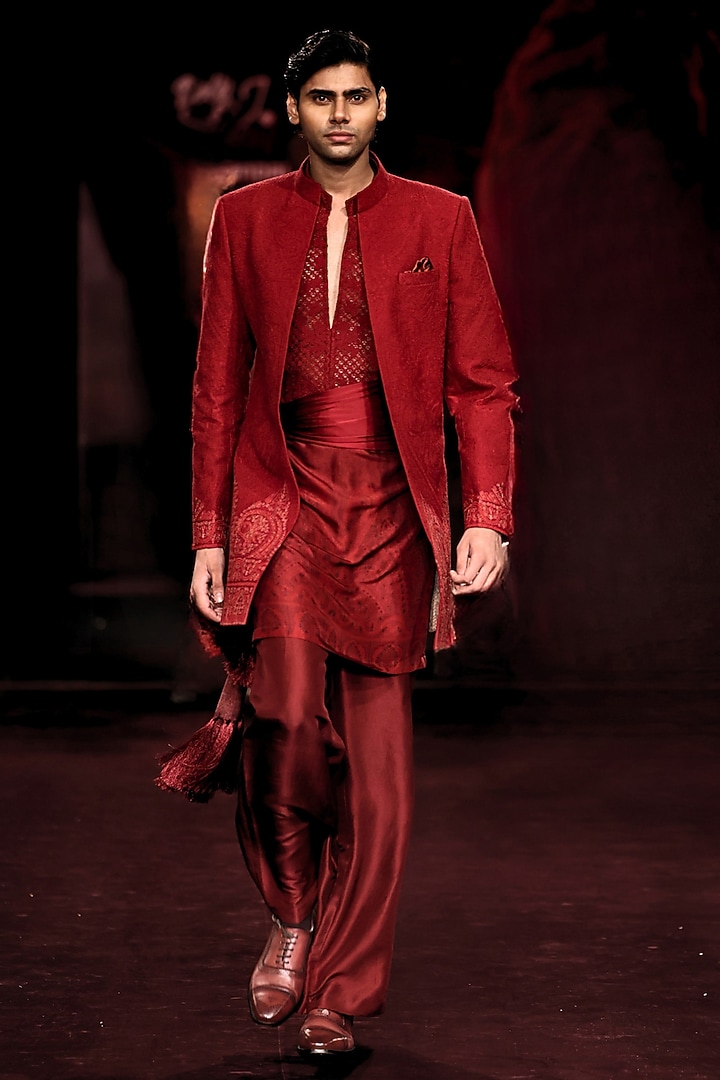 Scarlet Handloom Raw Silk Embroidered Open Groom Sherwani Set by Dolly J MAN at Pernia's Pop Up Shop