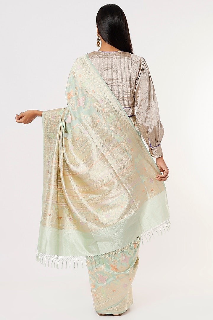 Cream Banarasi Silk Reception Saree by Delhi Vintage at Pernia's Pop Up Shop