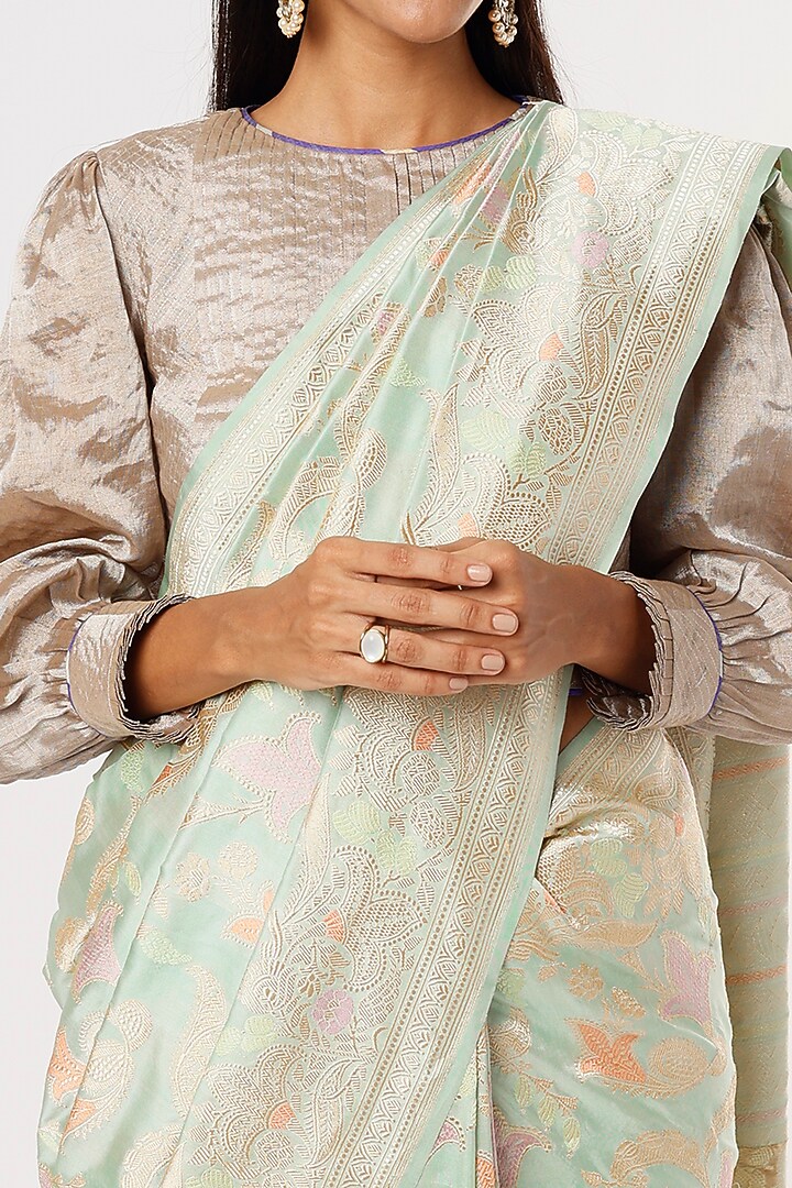 Cream Banarasi Silk Reception Saree by Delhi Vintage at Pernia's Pop Up Shop