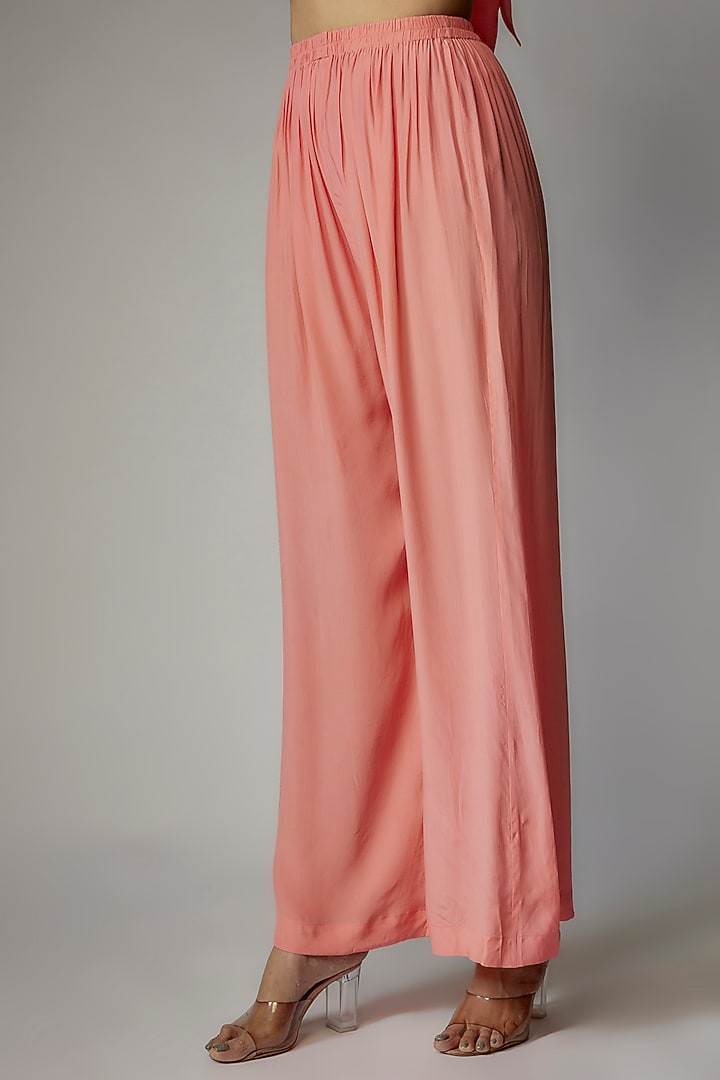 Peach Crepe Embroidered Kurta Set by Dinesh Malkani at Pernia's Pop Up Shop